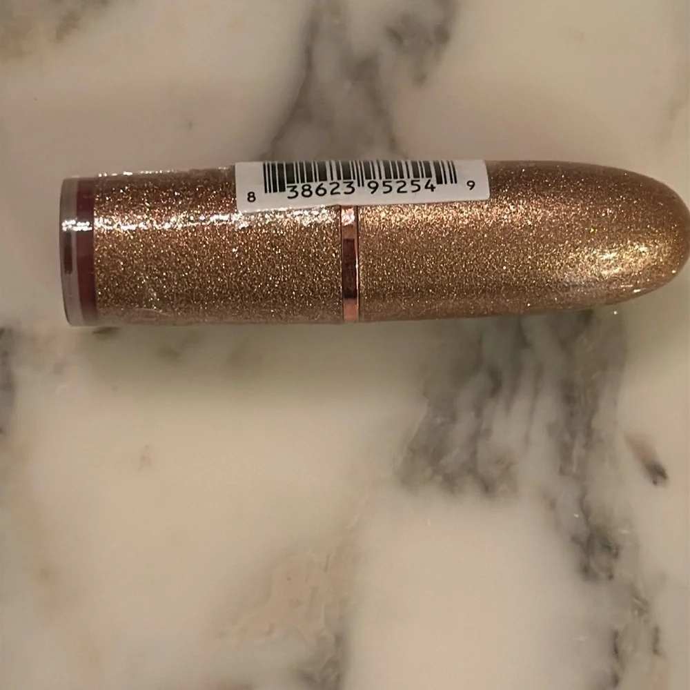 New! Makeup Revolution Life on the Dance floor Head Turner Lipstick